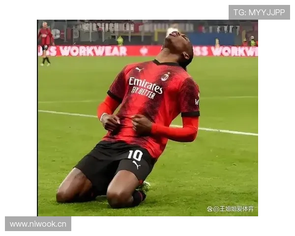 五亿欧米兰十人逆风作战2-1斩四连胜 莱奥力压七人助球队登顶意甲