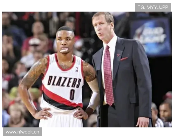 勇士助教斯托茨与昔日爱徒利拉德赛前亲切交流回忆共事岁月